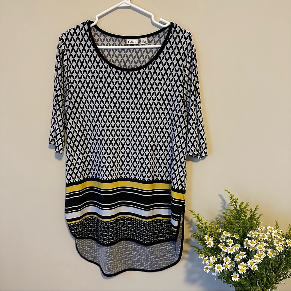 EUC CATO HIGH-LOW TOP WITH GEO/ARGYLE PATTERN_ SIZE LARGE